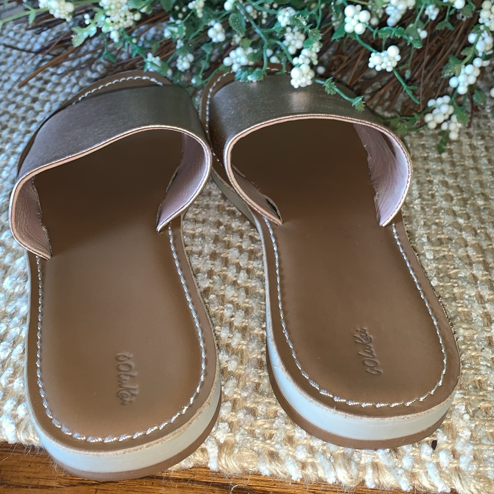 OluKai Rose Gold Sandals Modern Metallic Slides Size 8. - Picture 2 of 9
